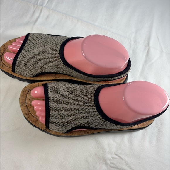 Camper Women's Sandals with Woven Beige and Black Design - Picture 3 of 6